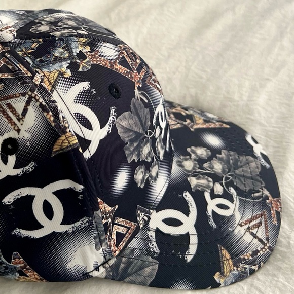 👑✅PRICE FIRM✅Women’s Stylish Black CC Fashion Cap with Gold Tone Charm - Picture 11 of 16